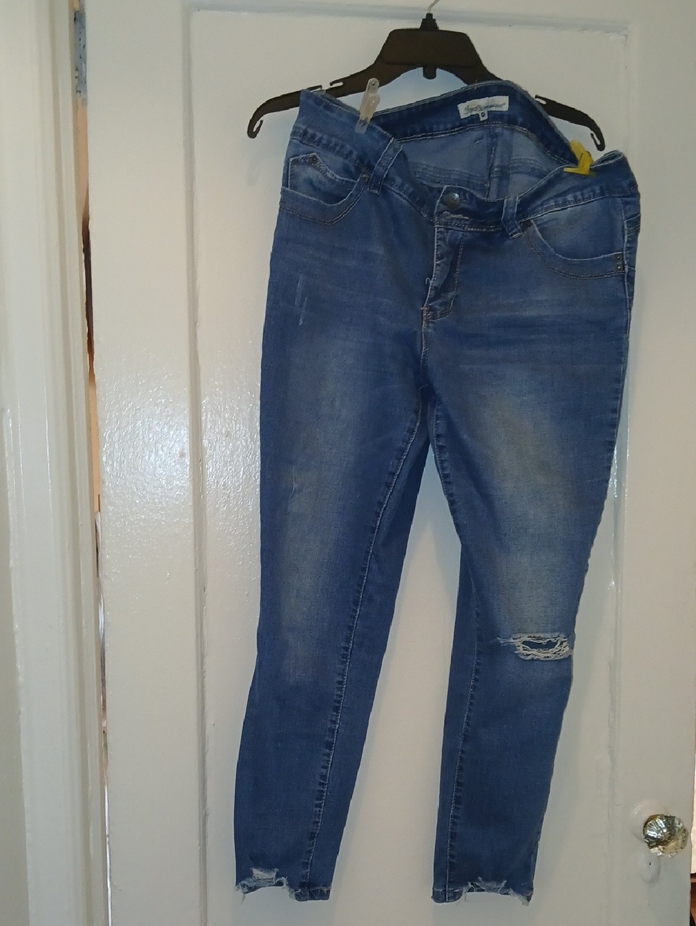 Women's Distressed Mid-Blue Skinny Jeans